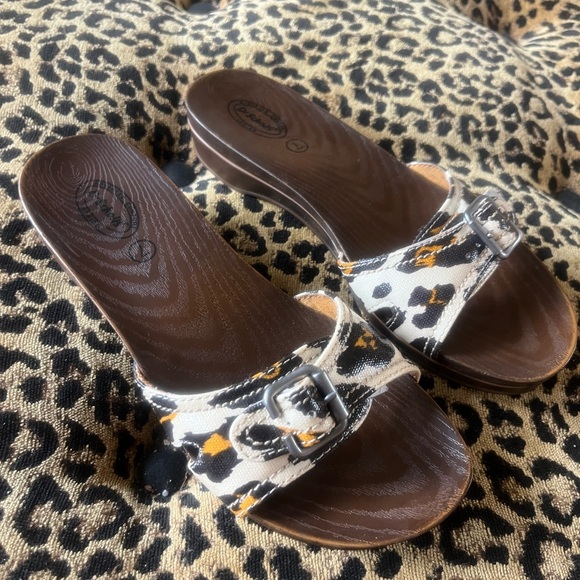 Dr. Scholl's Leopard Print Sandals - Picture 1 of 8